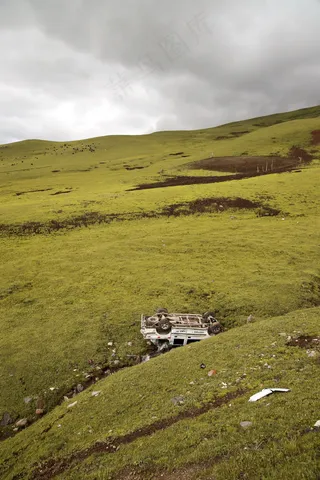 绿色山坡景色图片