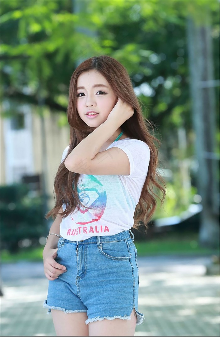 邻家女孩黄琳高清写真图片