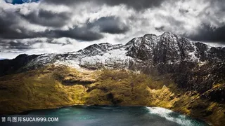 雪山湖畔美景壁纸