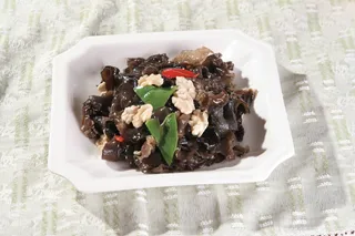 鲜桃仁黑木耳 15元