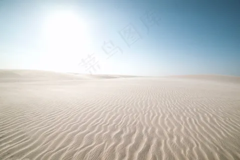 一望无际荒凉沙漠图片 一望无际荒凉沙漠图片