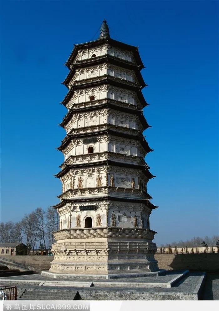 宝塔建筑-蓝天下灰色的宝塔
