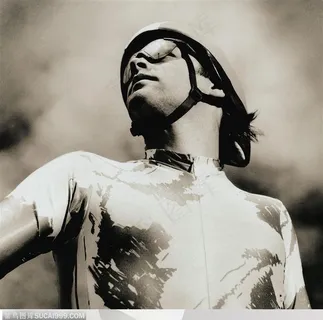 比赛运动-骑自行车的运动员