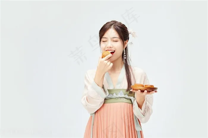 吃东西的美女海报