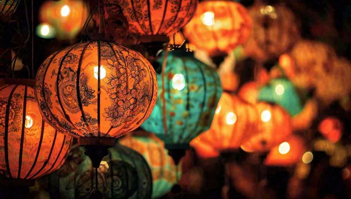 灯笼喜庆中秋佳节夜晚，元宵节摄影图(1241x704)