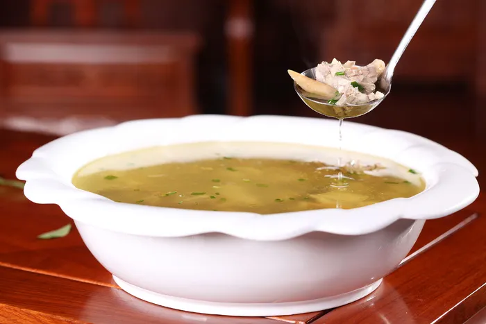 怀牛膝炖土鸡 (1)