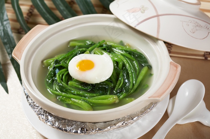 窝蛋菠菜炒菜