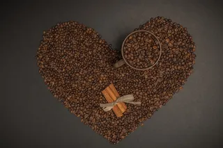 创意咖啡豆摆放图片