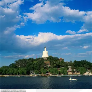 首都风景-北公园白塔