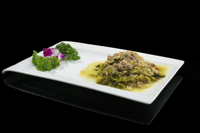 泰式肥牛餐饮快餐盖浇饭产品成品高清大图黑底长盘