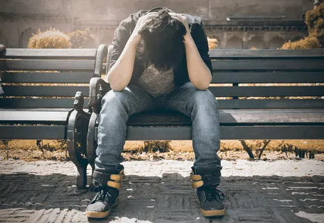 男人伤心痛苦绝望图片 男人伤心痛苦绝望图片