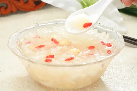 冰爽银耳莲子羹 (1)