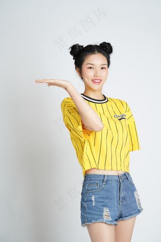 清新唯美可爱的女孩摄影图片