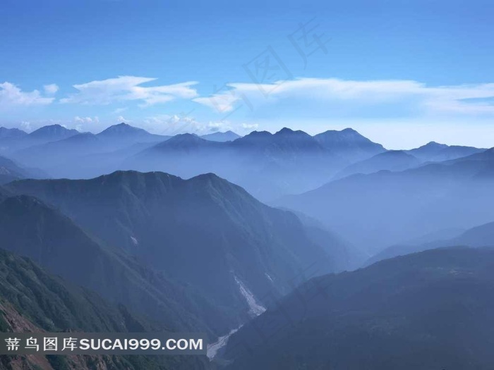 云雾缭绕的山水美景素材
