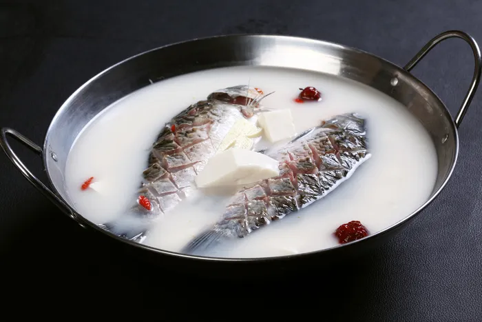 G00216锅仔鲫鱼炖豆腐