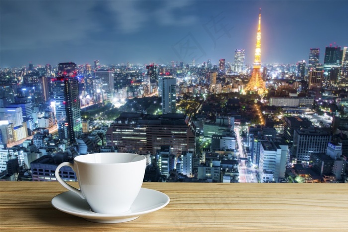 高楼和咖啡杯