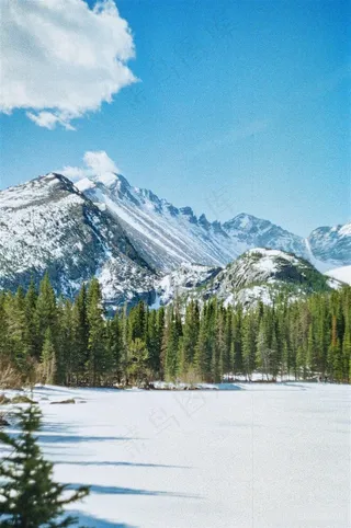 风景秀丽的雪山