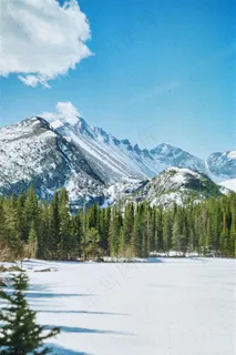 风景秀丽的雪山 风景秀丽的雪山