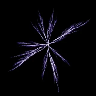 夜空中的彩色闪电