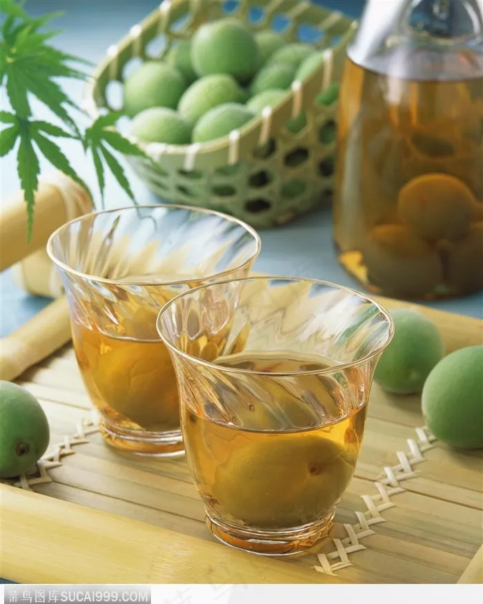 夏日美食-黄色的青梅酒