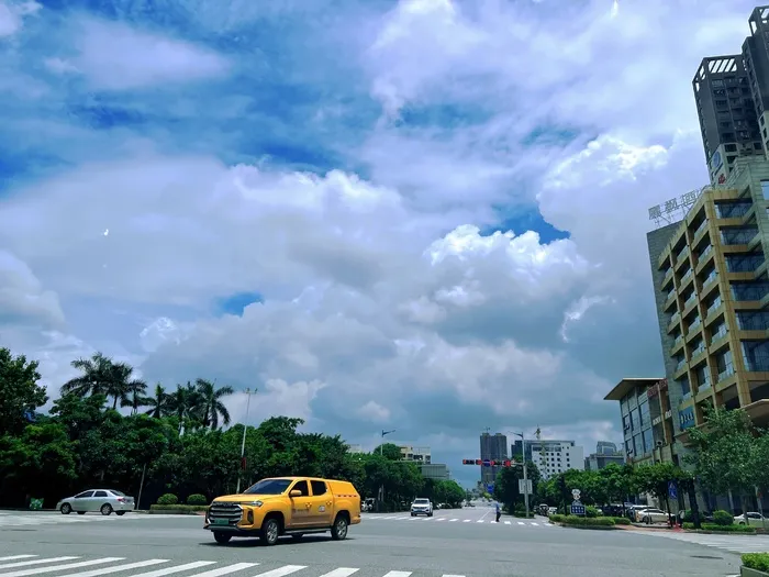 炎热的夏日正午时分