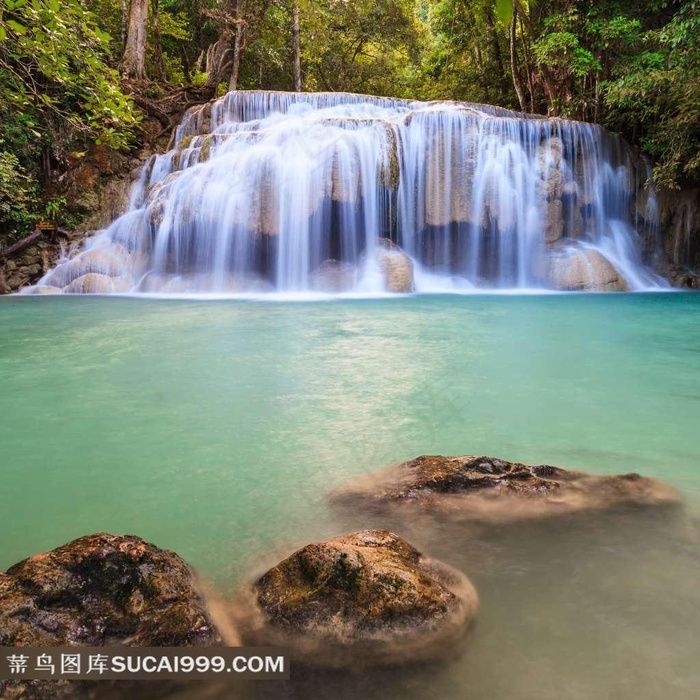 山林间的小溪流瀑布风景图片