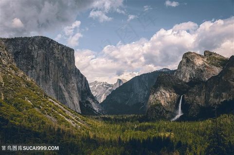 美丽大峡谷山水草地景色