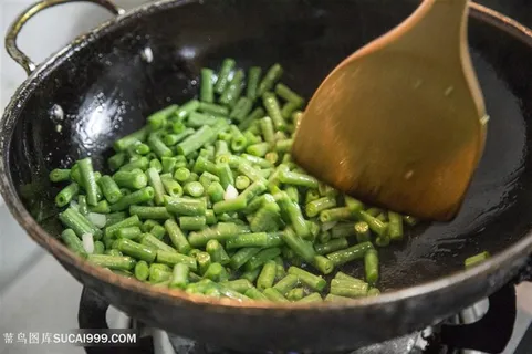 炒菜炒豇豆木铲