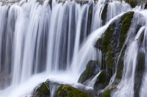 雄伟壮观的大瀑布风景图片