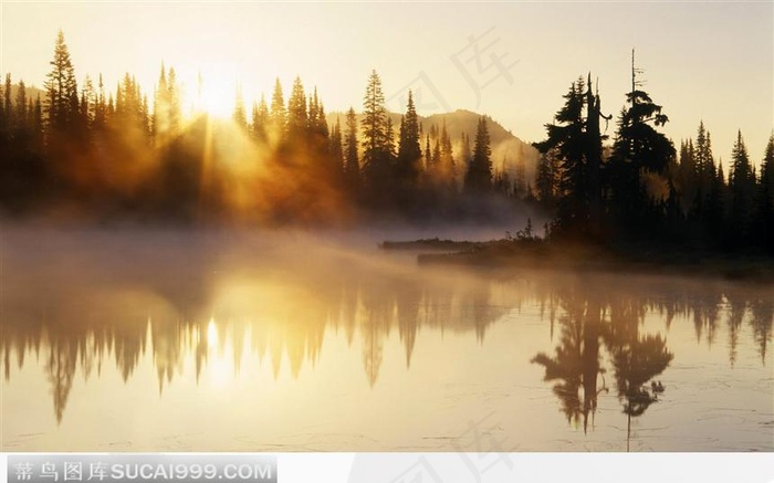 夕阳下飘渺的世界