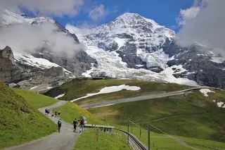 冬天雪山背景风景