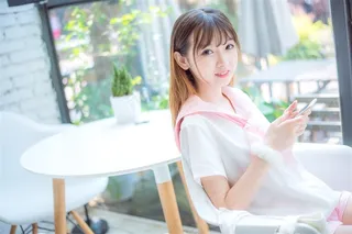 清纯萌妹美女下午茶图