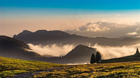 阳光下的山峦 阳光下的山峦