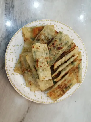 韭菜盒子中式面点实拍素材