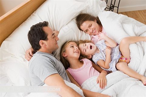 快乐的一家四口