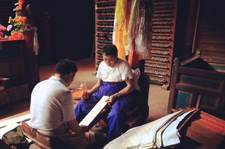 德格印经院印经过程--刻印