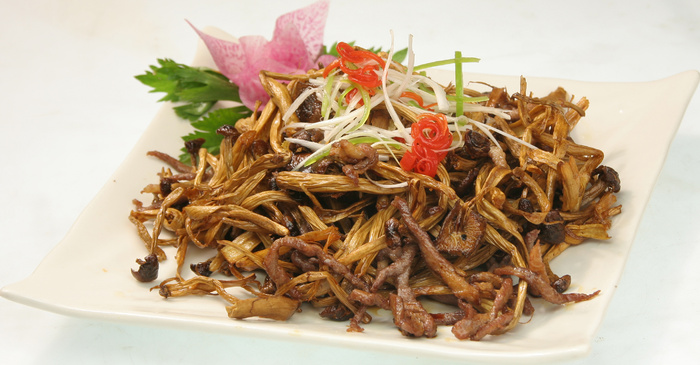 45 鸭丝辣爆茶树菇 阜平饺子城