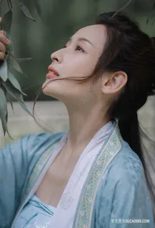 高清蓝色古装写真清纯美女图片素材