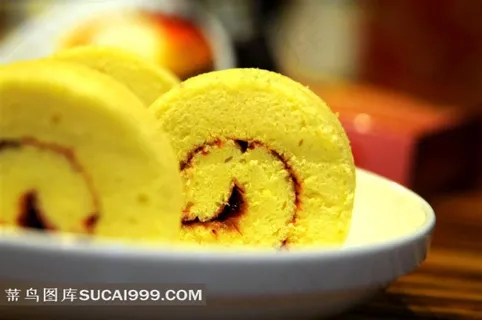 黄色瑞士卷糕点