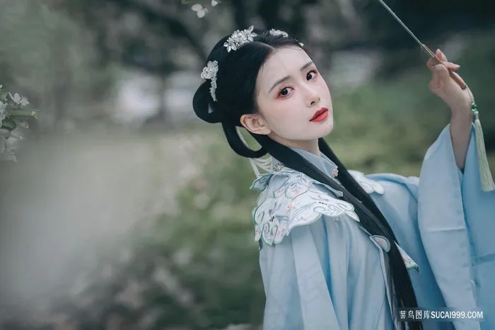 唯美典雅古装女子图片