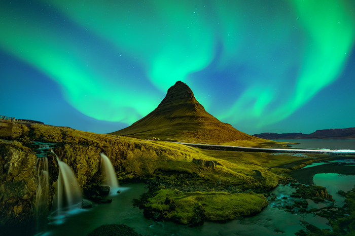 绿色极光壁纸图片