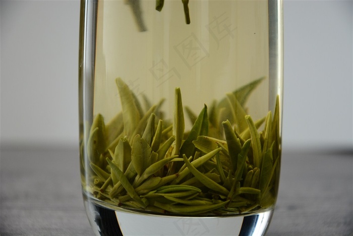 深绿色竹叶青茶叶素材图