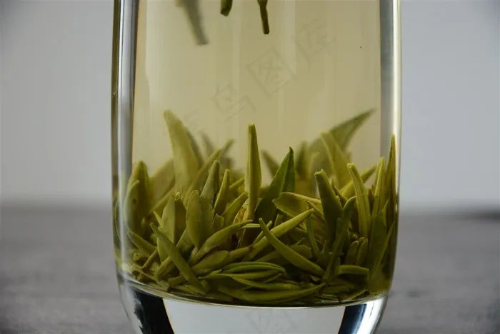 深绿色竹叶青茶叶素材图