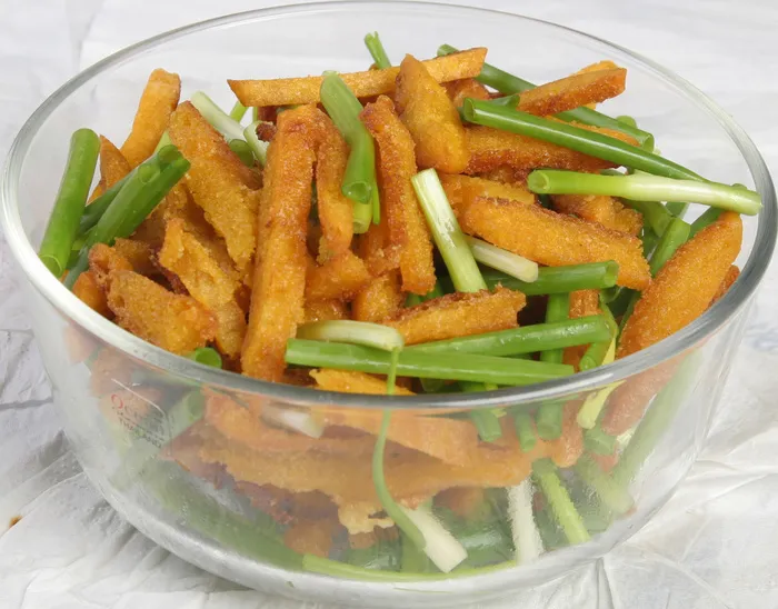 小葱拌饼子  12元