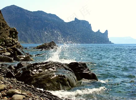 海岸边海浪击石图片 海岸边海浪击石图片