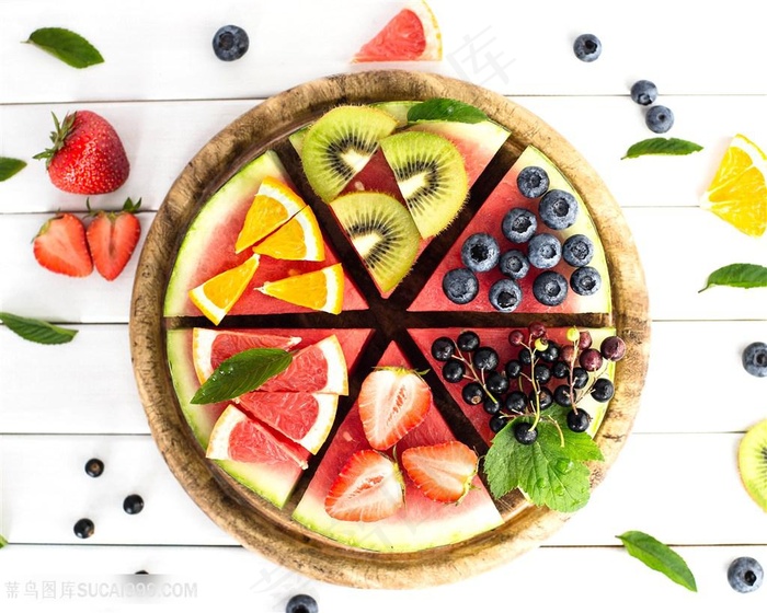 新鲜的夏季水果拼盘
