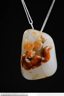 传统工艺-精美的狐狸玉吊坠