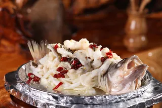 铁板飘香鲈鱼 (1)