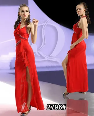 红色长款礼服