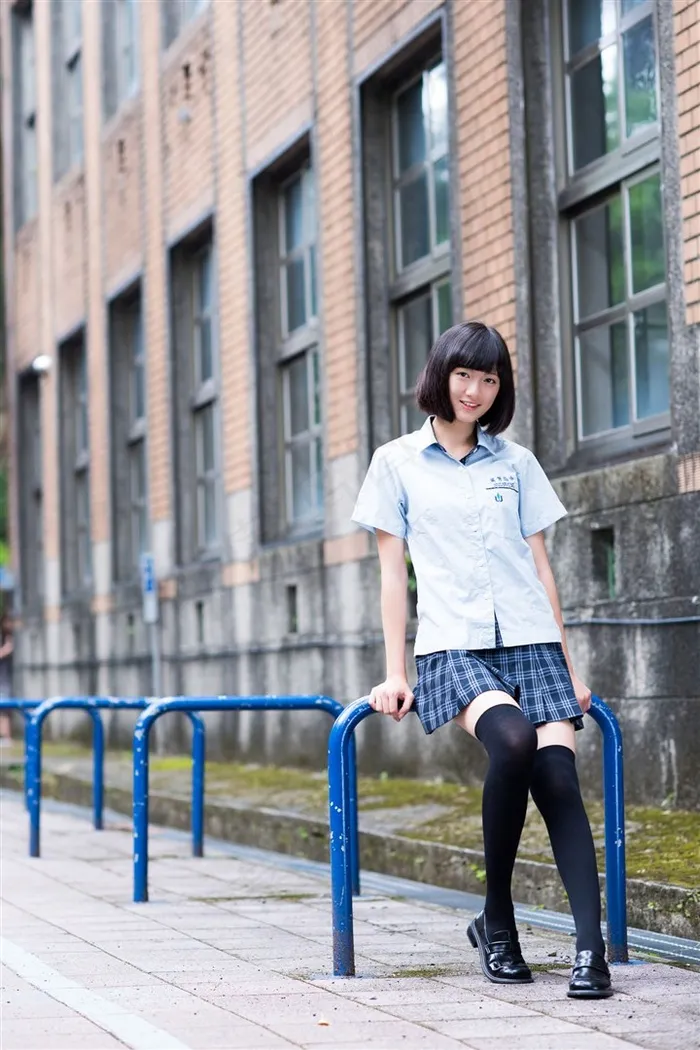 女学生制服短发美女蔡谨卉素材图片